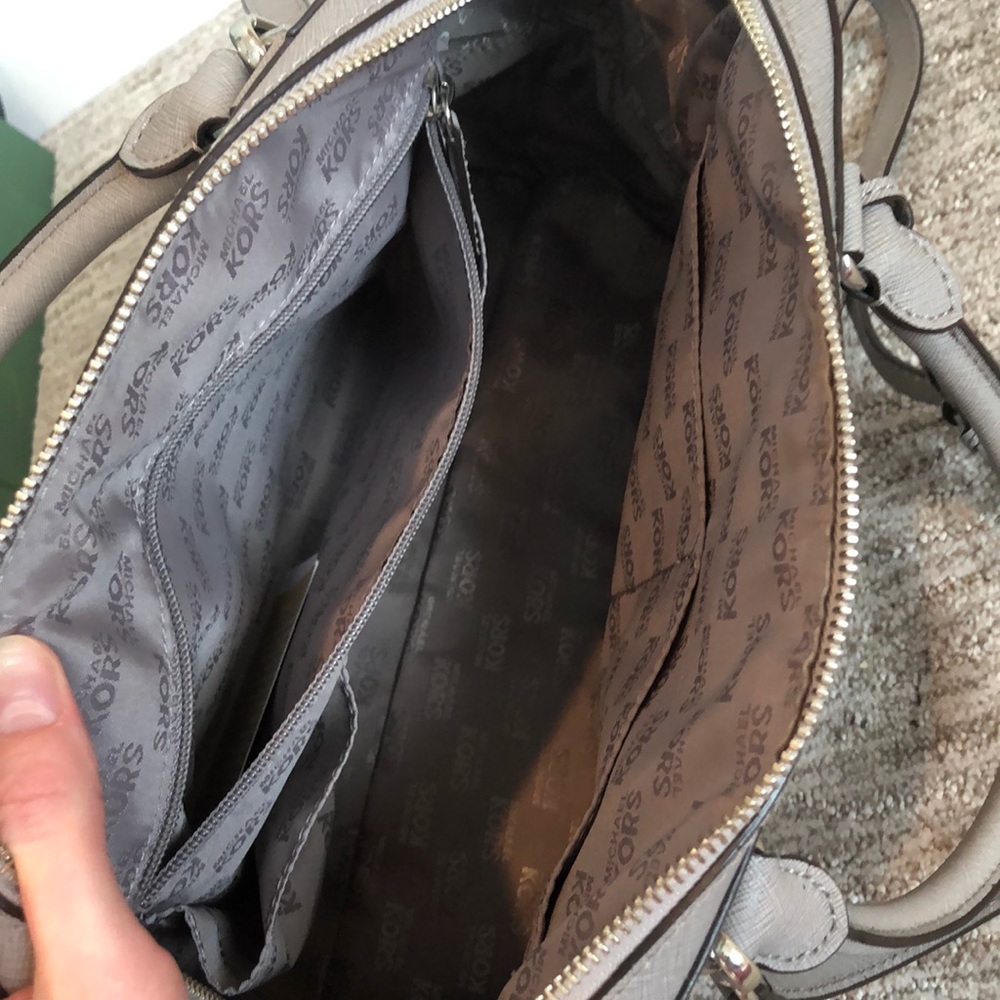 MK handbag - Picture 5 of 8